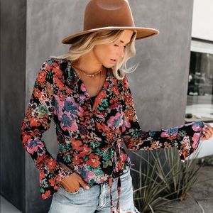 NWT Painted Petals Ruffle sleeve blouse from Vici